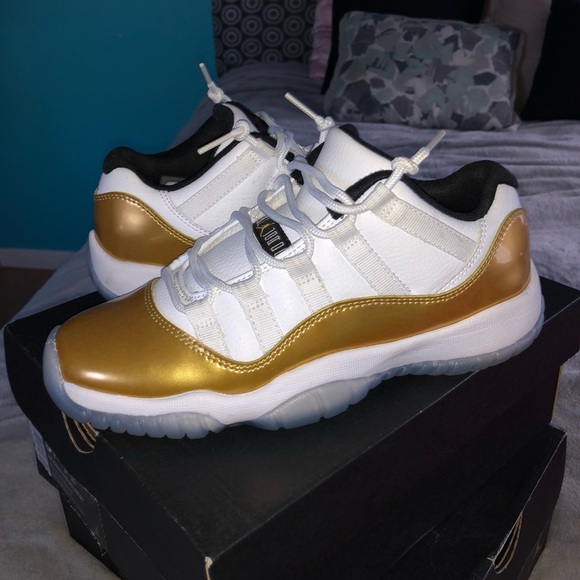 gold ceremony 11s